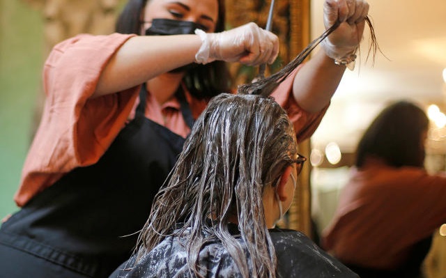 #ألمانيا: الصالونات تفتح أبوابها للزبائن عقب إغلاق دام شهرين ونصف