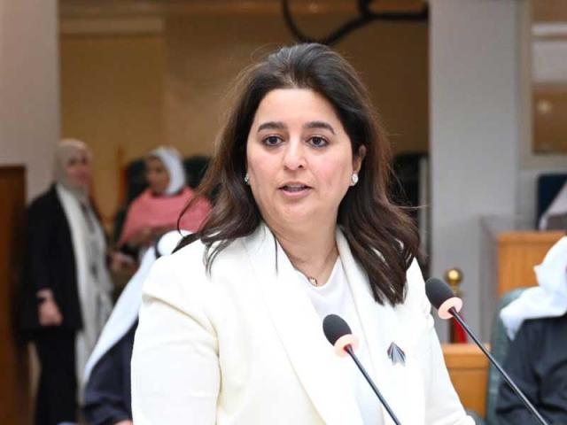 رنا الفارس: حلول عاجلة ودائمة لمعالجة الأضرار البيئية الناتجة عن تجمُّع مياه «صباح الأحمد»