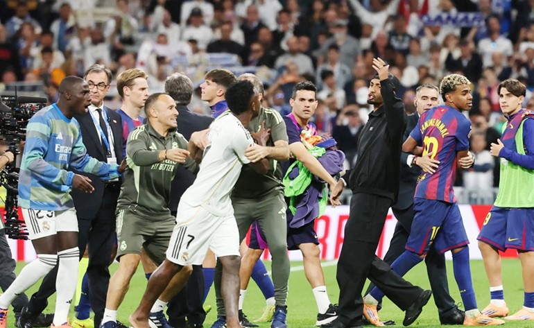 «الكلاسيكو».. اشتباكات وتصريحات ويامال وفينيسيوس يتصدران المشهد
