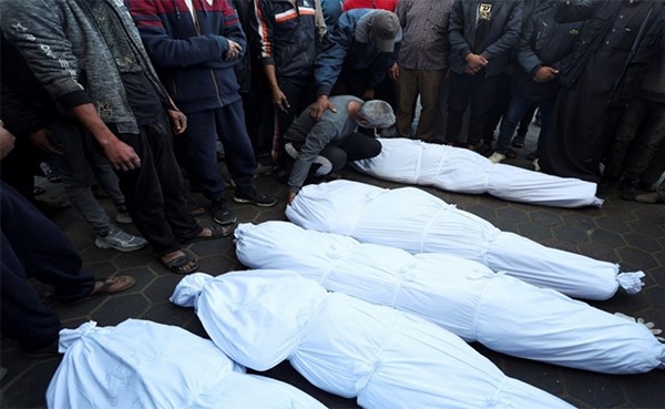 100 شهيد في سلسلة غارات للاحتلال الإسرائيلي على قطاع غزة منذ الليلة الماضية