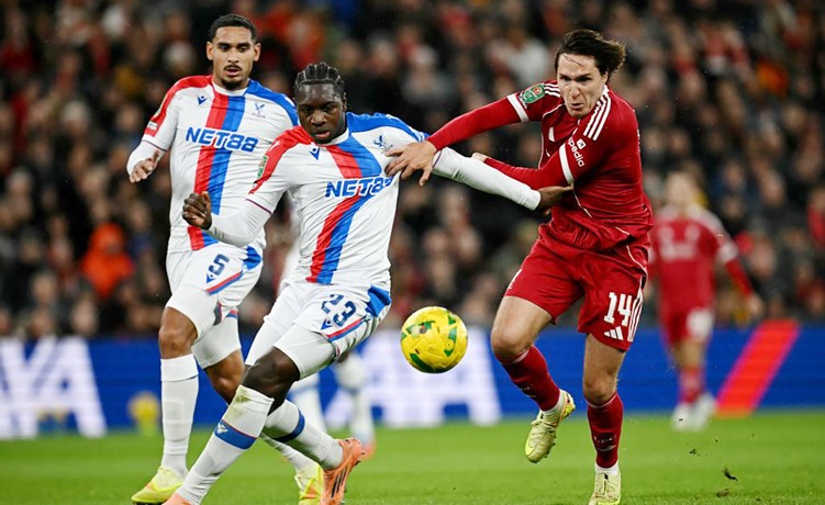 سلوت: لا يوجد سبب لتبرير تراجع ليفربول!