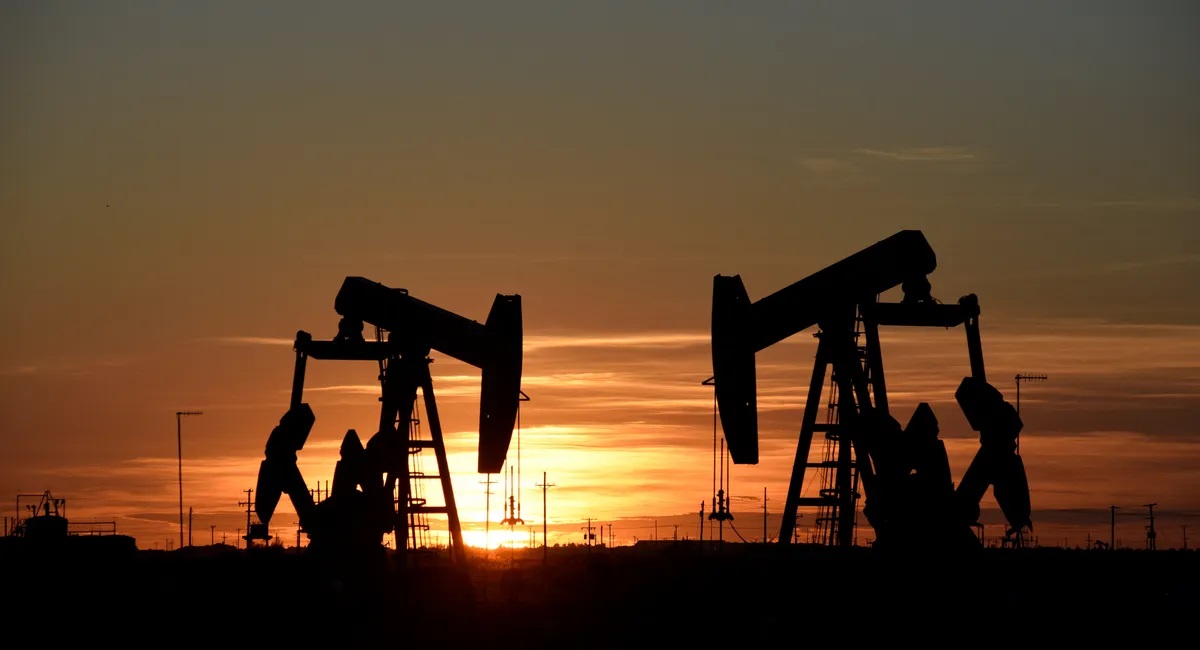 النفط يرتفع بعد تعهد دول السبع بعقوبات جديدة على روسيا