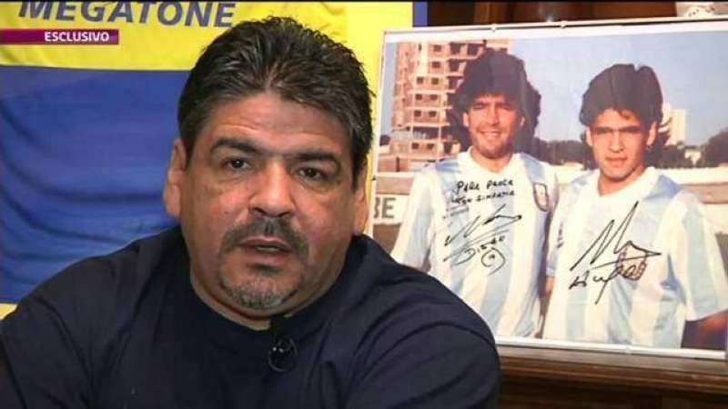 وفاة شقيق مارادونا في نابولي عن 52 عاما