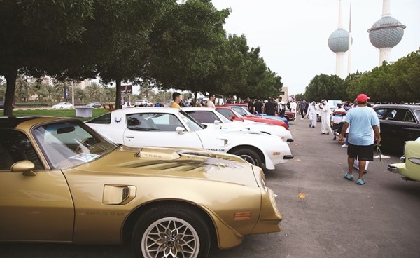 500 سيارة في مهرجان السيارات الكلاسيكية