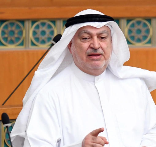 خليل الصالح يطالب رئيس الوزراء باستعجال زيادة مخصصات الطلبة بالخارج