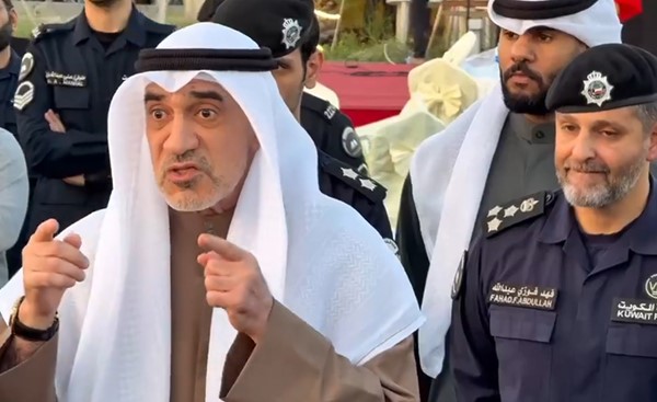 النائب الأول ووزير الداخلية يزور نزلاء المؤسسات الإصلاحية ويشاركهم الإفطار في شهر رمضان