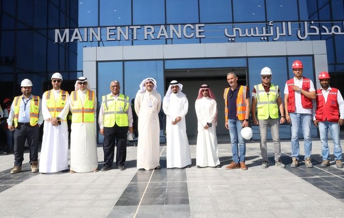 النائب ماجد المطيري يزور مستشفى ضمان بعد إيصال التيار الكهربائي
