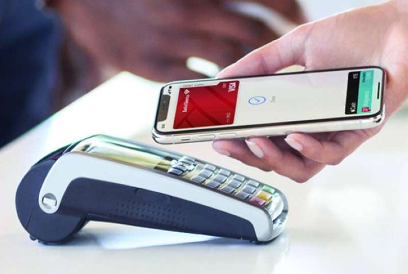 5 بنوك كويتية تفعّل لعملائها «آبل باي»... بدءاً من 6 ديسمبر