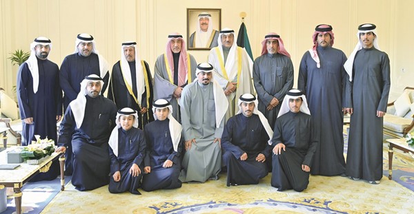 سمو الأمير يستقبل النائب الأول وأهالي شهيدي الواجب