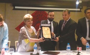 السفير د. المديرس شارك في مبادرة قافلة الخير بمصر