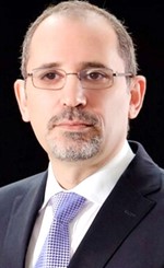 مقتل عامل بعدوان إيراني