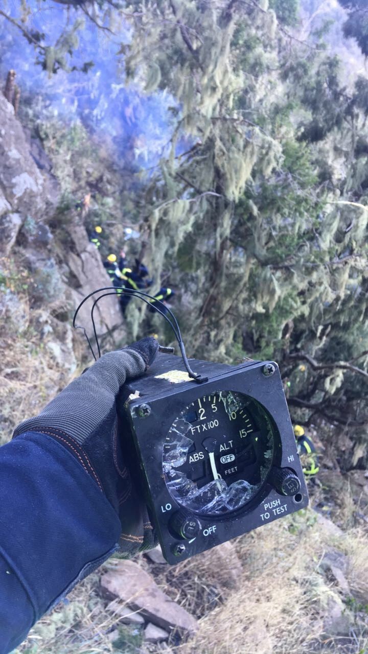 أمير منطقة عسير وجميع مرافقيه ... في ذمة الله .. بعد تحطم طائرتهم