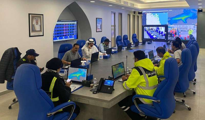 وكيلة «الأشغال» تتابع تداعيات الحالة المطرية من غرفة العمليات