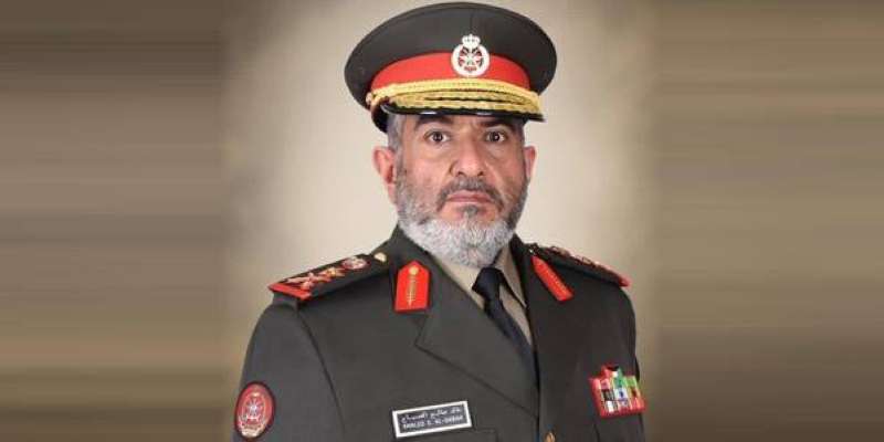 رئيس الأركان يعتمد ترقية 1420 عسكريا من ضباط الصف والأفراد