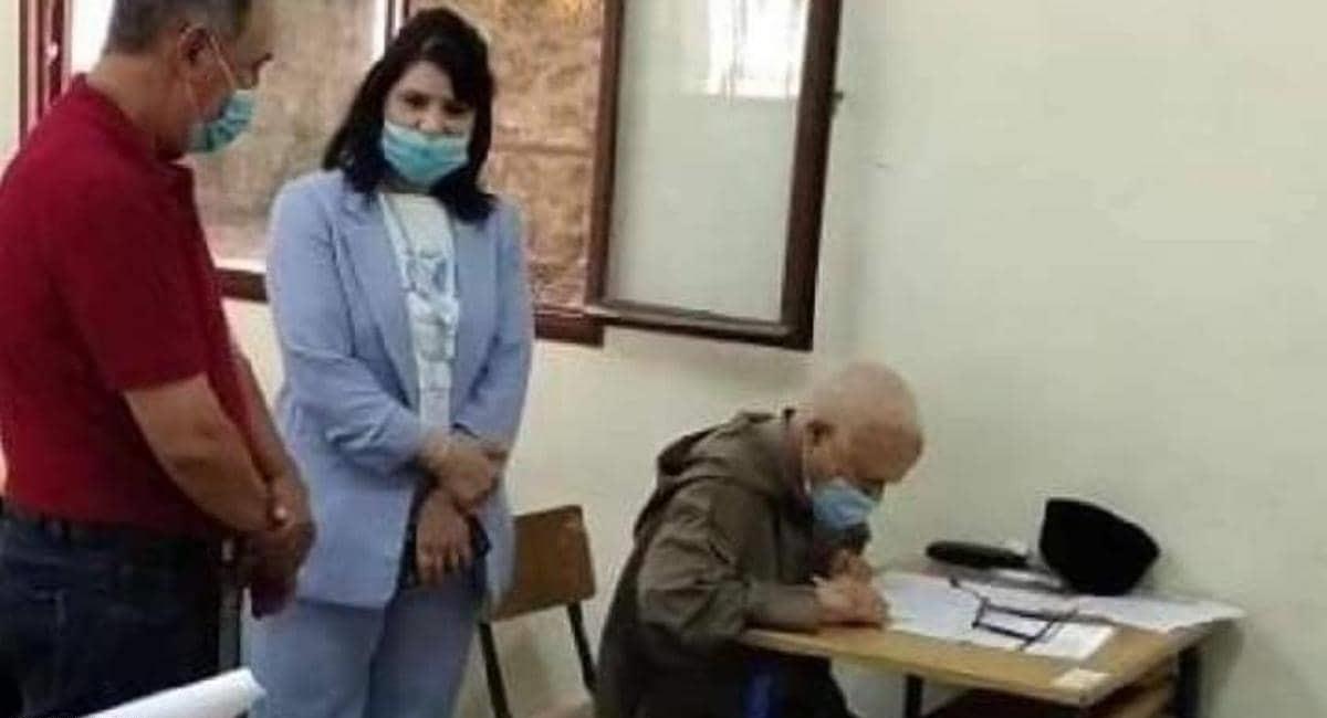 في الـ 79 من عمره.. مسن مغربي يجتاز امتحان «البكالوريا» رغم «كورونا»