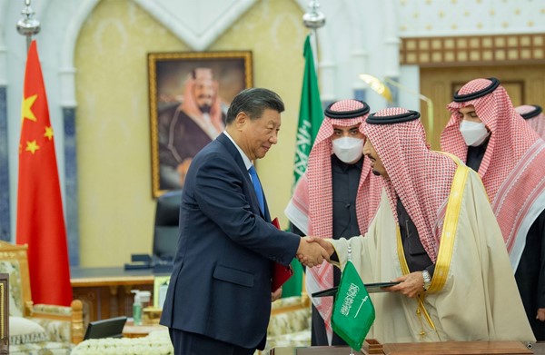 خادم الحرمين الشريفين والرئيس الصيني يوقعان بحضور  ولي العهد اتفاقية الشراكة الإستراتيجية الشاملة بين المملكة والصين