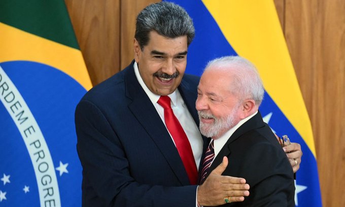 مادورو يعلن لدى لقائه لولا فتح “حقبة جديدة” في العلاقات بين فنزويلا والبرازيل